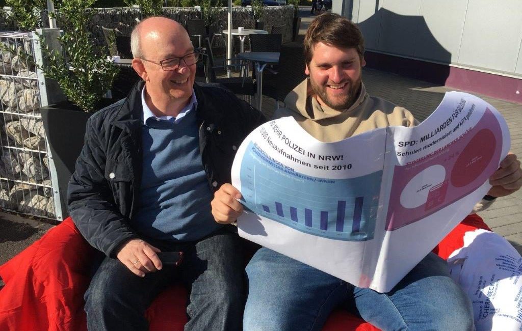 TERMIN – Infostand mal anders: Das „rote Sofa“ unterwegs in Hünxe