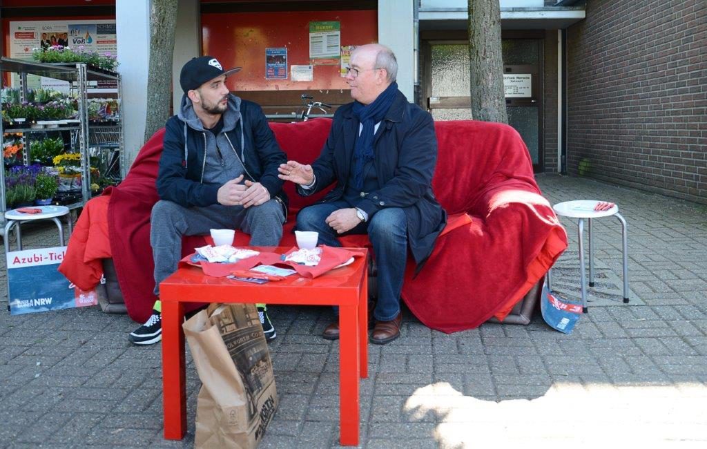 Das „Rote Sofa“ in Bruckhausen, 13. Mai 2017