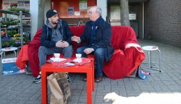 Das „Rote Sofa“ in Bruckhausen, 13. Mai 2017