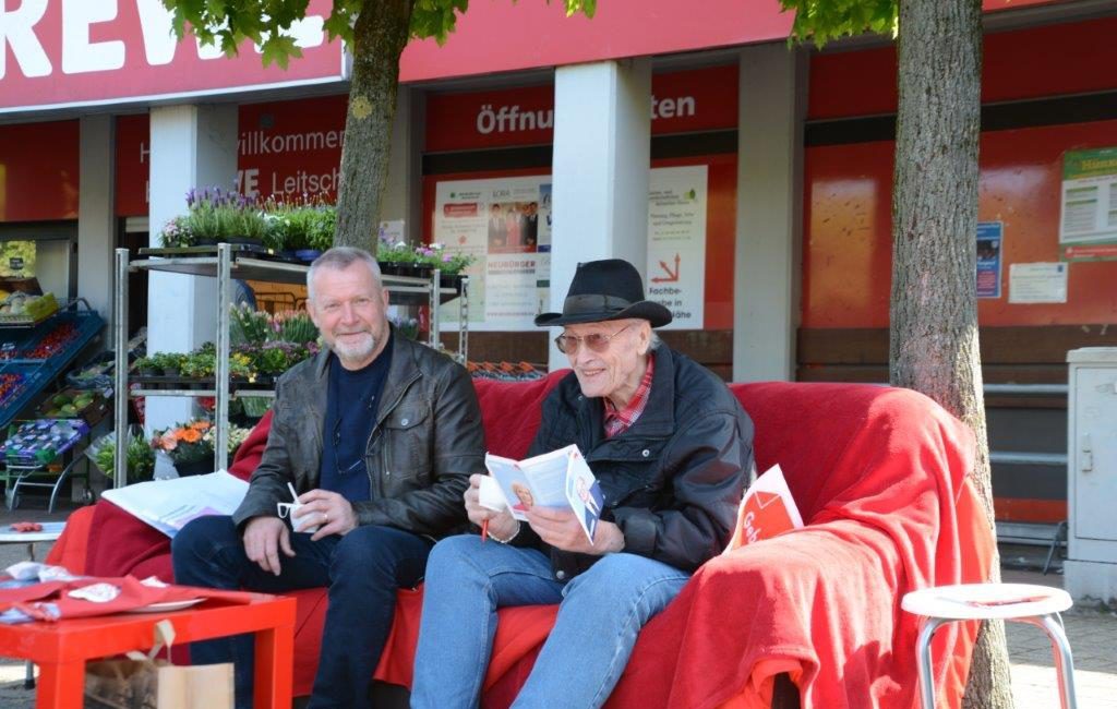 Rotes Sofa: Politik-Plausch mit Jürgen Preuß in Hünxe