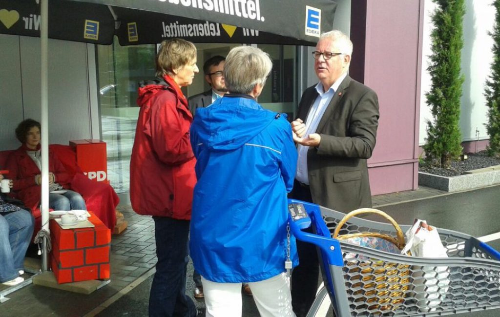 Klares Ziel, viel Sympathie – das „Rote Sofa“ mit SPD-Bundestagskandidat Jürgen Preuß machte in Drevenack halt
