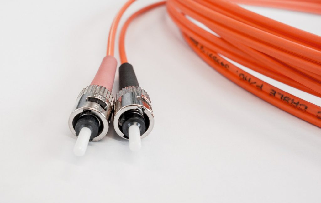 fiber-optic-cable-502894_1920