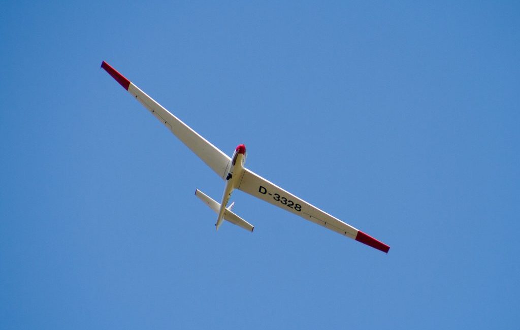 glider-pilot-2173464_1920