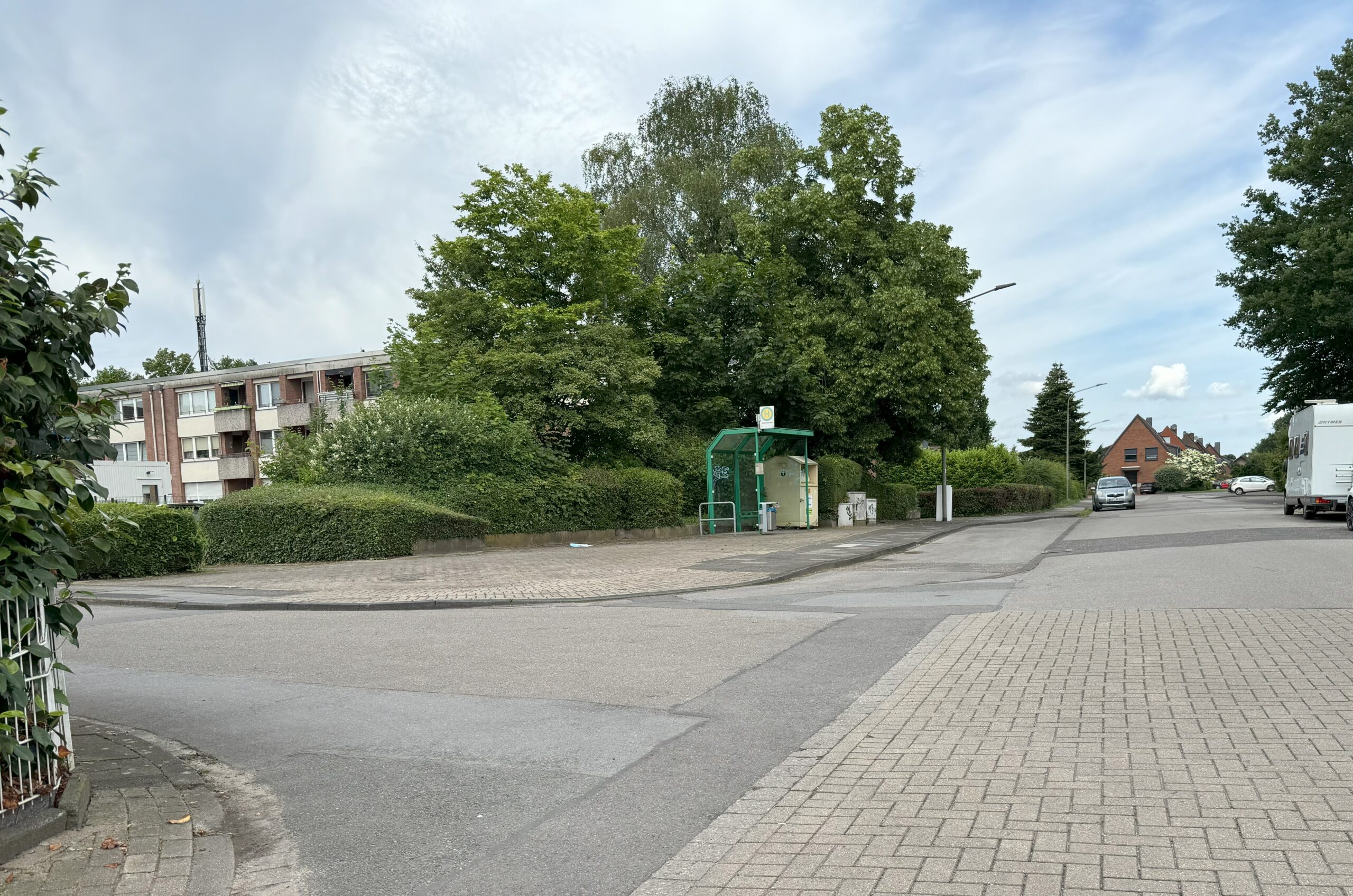Morgendliches Verkehrschaos am Albertus-Magnus-Weg?! Wir haben nachgefragt!